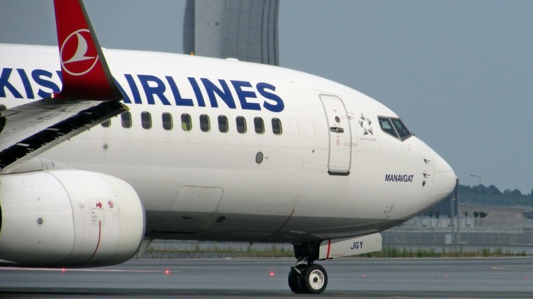 Turkish Airlines забраняват преносими смарт устройства с несменяеми литиеви батерии на борда