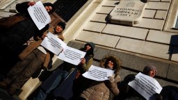 Протест пред Столична община заради сечта в Борисовата градина