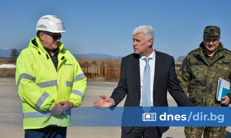 Ремонтът на пистата в авиобазата Граф Игнатиево трябва да приключи