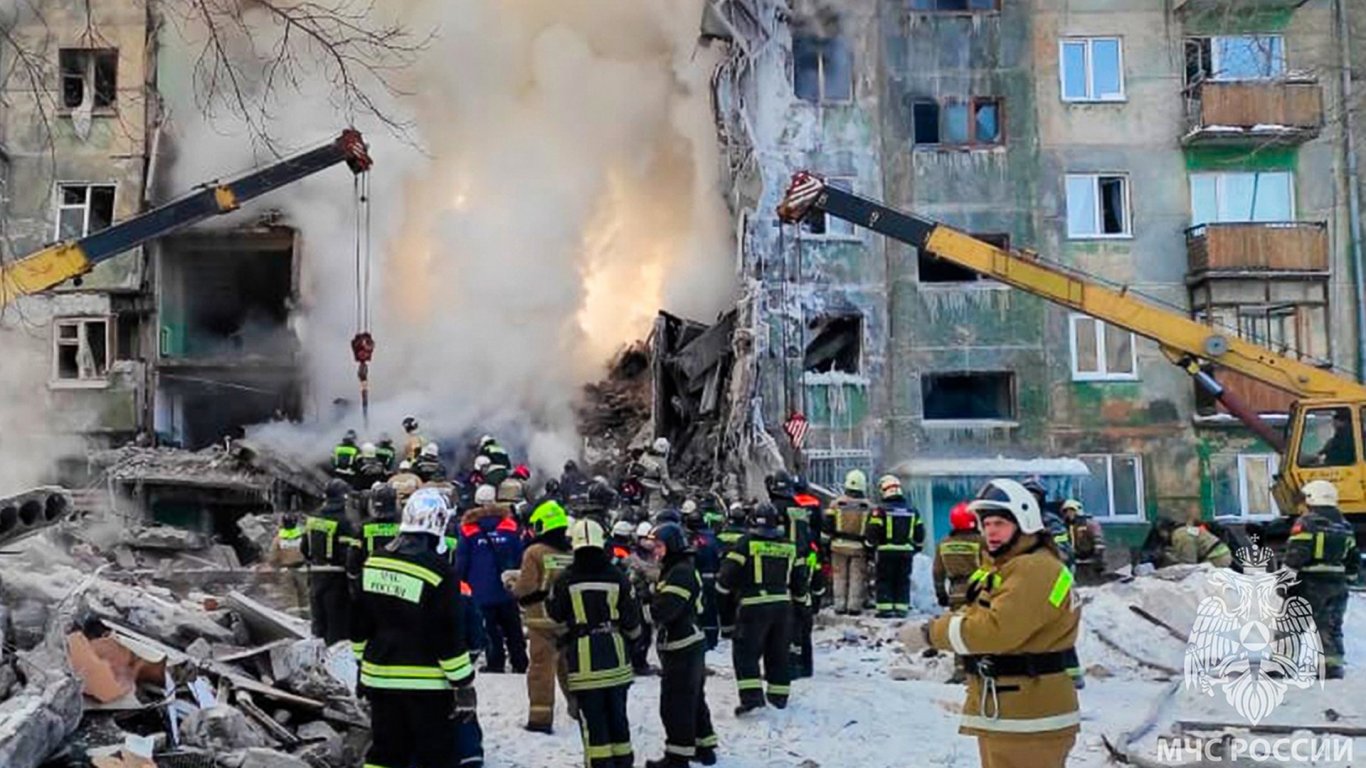 12 души загинаха и 9 са в болница след газова експлозия в Новосибирск 
