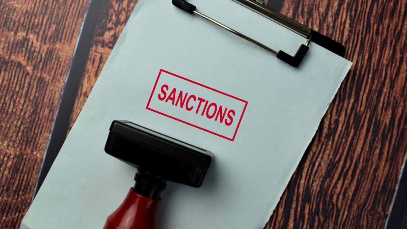 ЕС одобри 10-ия пакет от санкции срещу Русия