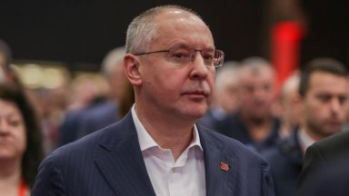 И допълни че лидерството в политиката е да вземаш решения