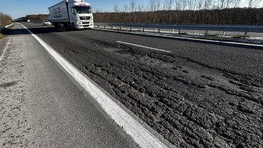 На километър 28 от най новата магистрала Марица има опасни хлътвания