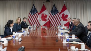 Американски изтребители поразиха с ракета неидентифициран обект летящ над езерото