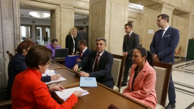 ДПС внесе документи и 5000 подписа за регистрация в ЦИК