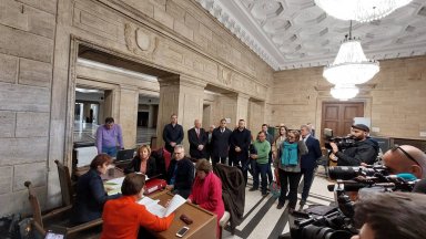 Коалиция ЛЕВИЦАТА внесе документи и шест хиляди подписа за регистрация