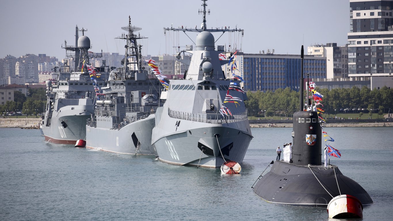 Северният флот на Русия излиза в открито море с ядрени оръжия на борда