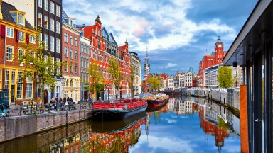 Как Амстердам се отървава от туристите? 