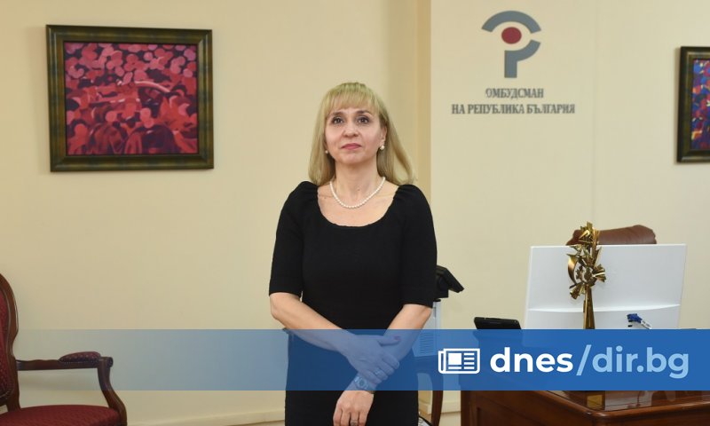 За хаос при изплащането на пенсиите за хора с увреждания