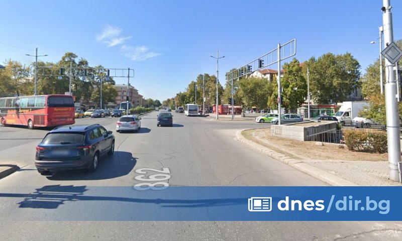 Целият булевард Христо Ботев в зоната около Централна гара ще