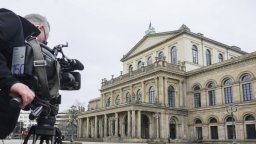 Уволненият хореограф на операта в Хановер обяви, че бил шокиран от атаката си срещу журналистка