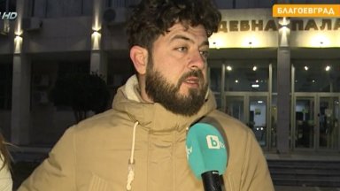 Глутница от шест бездомни кучета е нападнала актьора от благоевагрдския