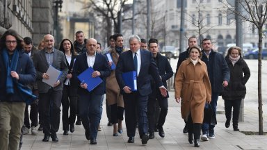 Коалицията ГЕРБ СДС се регистрира в Централната избирателна комисия за изборите