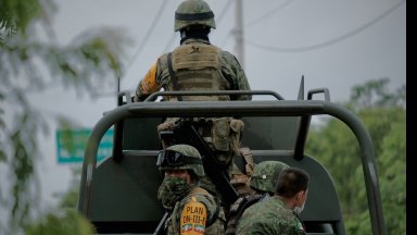 Мексикански войници иззеха повече от половин милион хапчета фентанил при