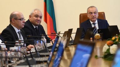 Вицепремиерът Лазар Лазаров временно поема функциите на служебния премиер Гълъб Донев