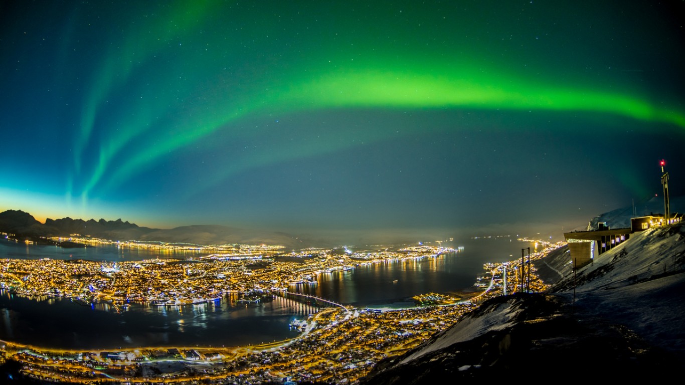Норвегия одобрява 19 нови проекта за добив на нефт и газ на стойност около 14,6 млрд. паунда