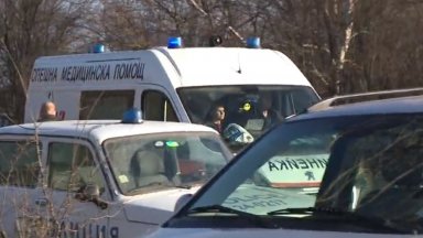 Нелегални мигранти са починали в камион в землището на софийското