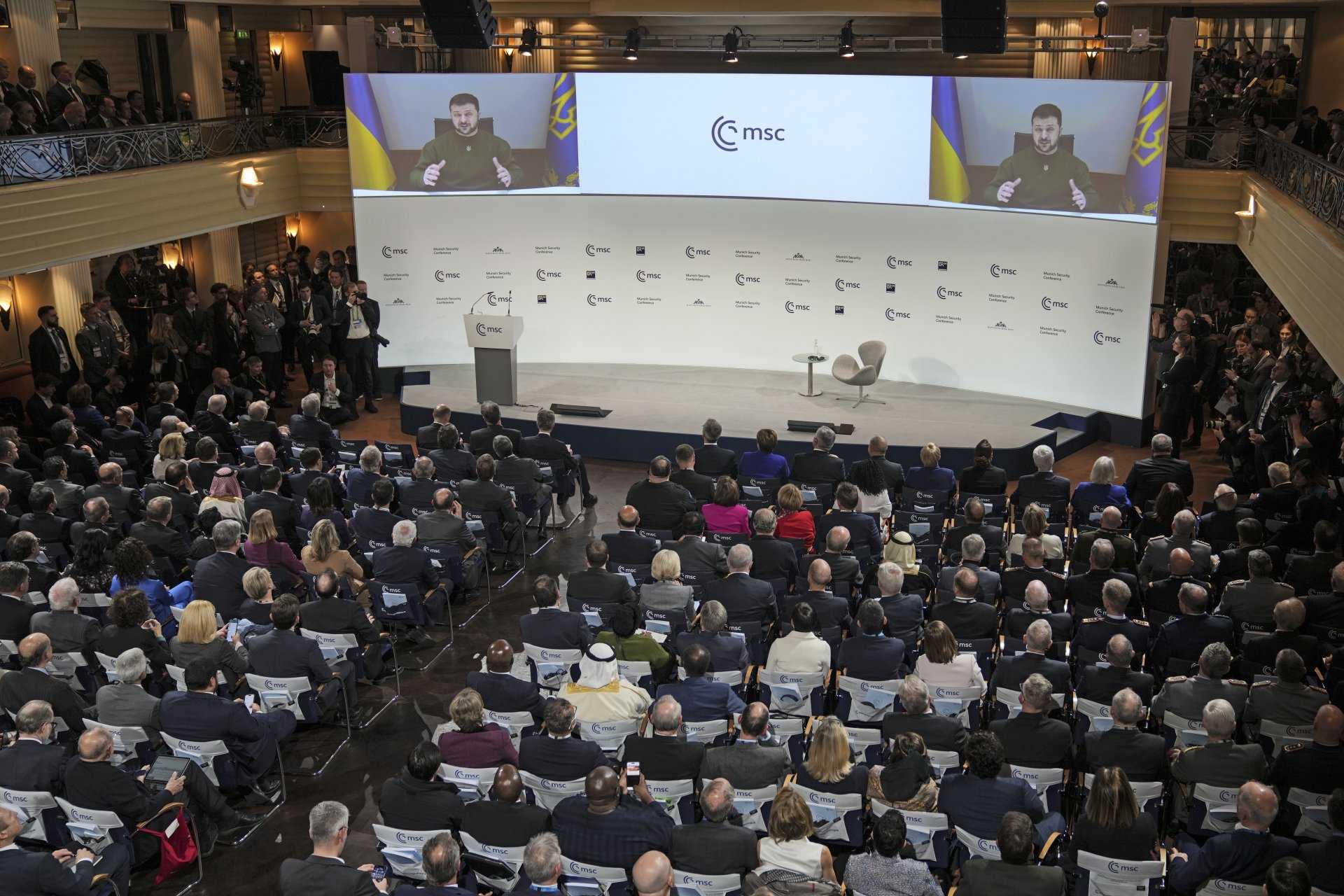Президентът на Украйна Володимир Зеленски говори пред участниците в Мюнхенската конференция по сигурността