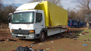 Камионът с мигранти хванат край софийското село Локорско на 17