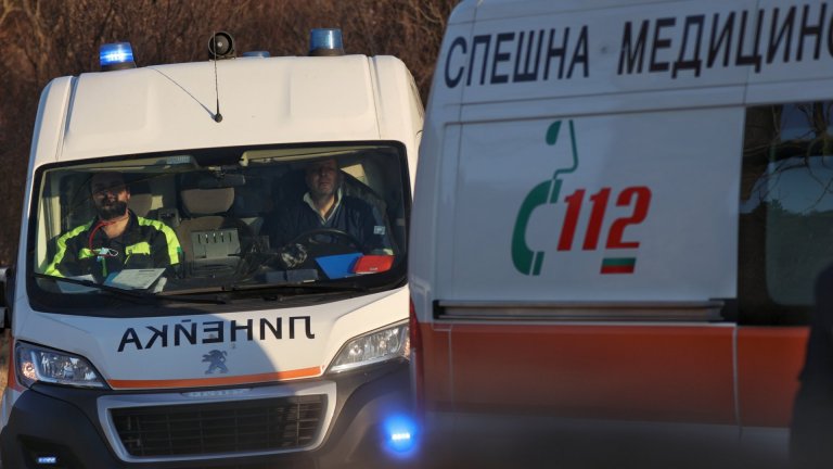 10 души, сред които и 4 деца, са приети в болница след катастрофата край Мишеморков хан