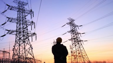 Дванайсетгодишно дете е пострадало от токов удар след като се