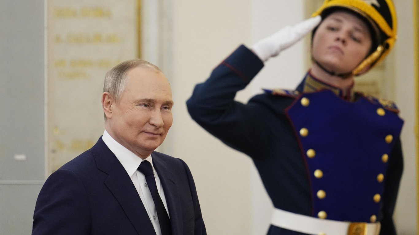 Покана за екзекуция. С какво заповедта за арест на Путин от Хага е по-опасна от санкциите