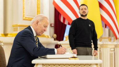 Белият дом е уведомил Русия за посещението на американския президент