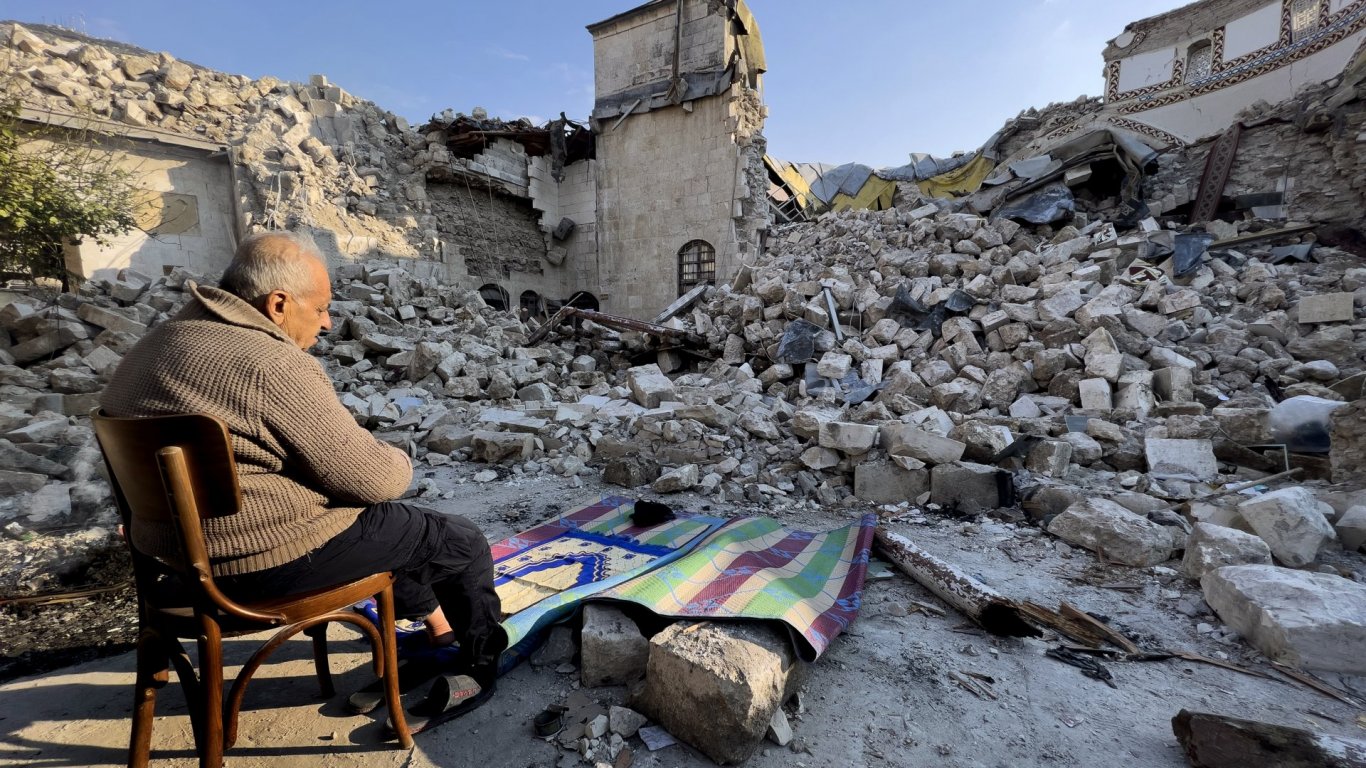Турция забрани съкращения от работа на хора в районите на земетресенията