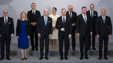 Източният фланг на НАТО е предна отбранителна линия заяви днес