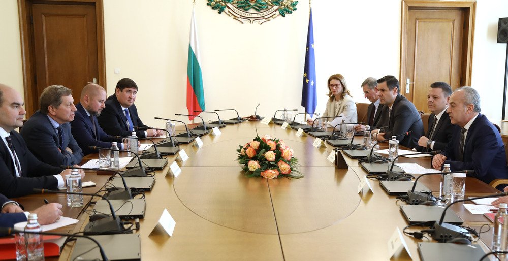 24 февруари 2023 г. Среща в Министерски съвет на ръководството на "Лукойл България" с премиера Гълъб Донев и негови министри