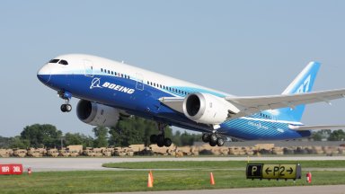 Boeing 787 прелетя над Атлантическия океан, задвижван от използвано готварско олио