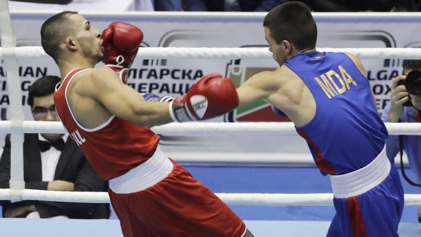Четири загуби оставиха България без медал от Световното по бокс