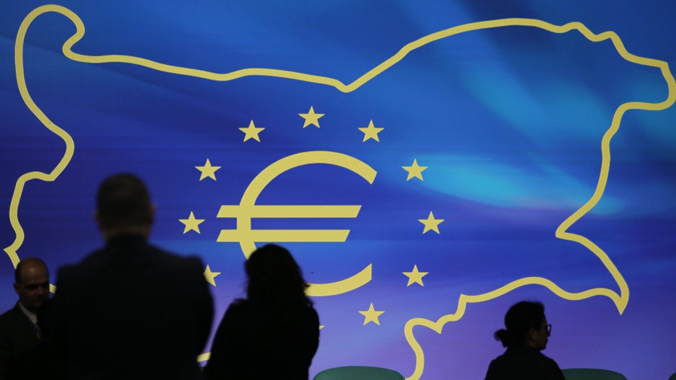 Правителството смята, че влизането в еврозоната ще донесе големи ползи за всички