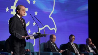 Възможностите и предизвикателствата пред членството на България в еврозоната обсъдиха