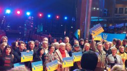 На живо от Берлинале: Солидарност с Украйна на червения килим