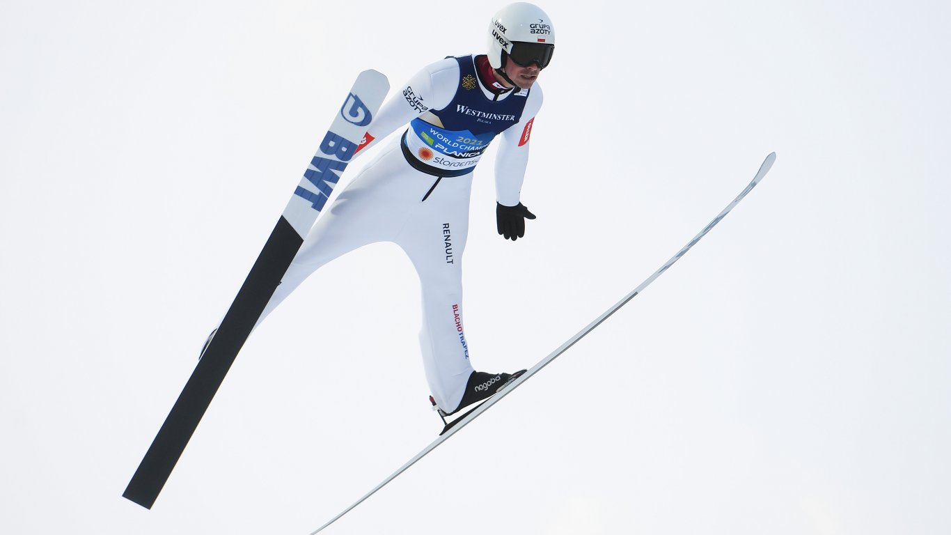 Жила полетя към нова световна титла в ски скоковете
