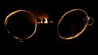 Магията на огъня и на Сирни Заговезни пресъздадоха в Деня
