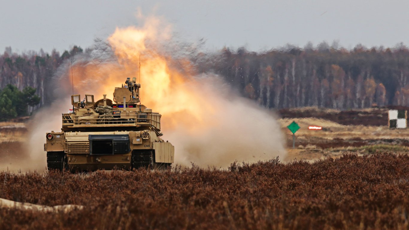 Първите US танкове "Ейбрамс“ са вече в Украйна. Колко и какво оръжие от САЩ е получил Киев