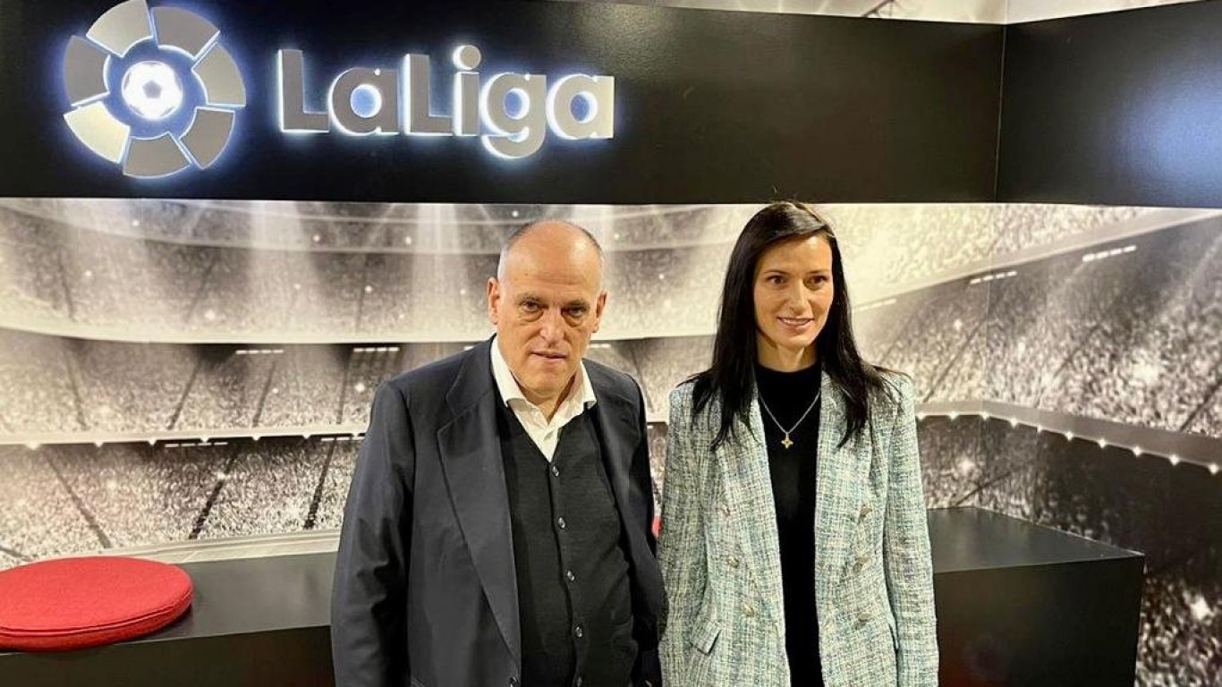 Мария Габриел се срещна с председателите на футболните отбори на испанската "Ла Лига"