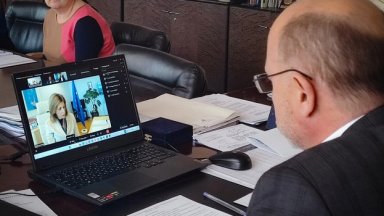 Отново заявяваме че имаме прекомерно много ваксини нисък ваксинационен обхват