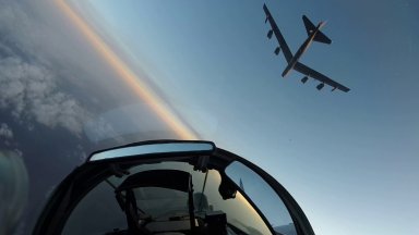 Българските Военновъздушни сили тренираха в небето заедно с американските ВВС Военновъздушните