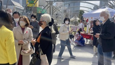 Япония посрещна пролетта с български мартеници