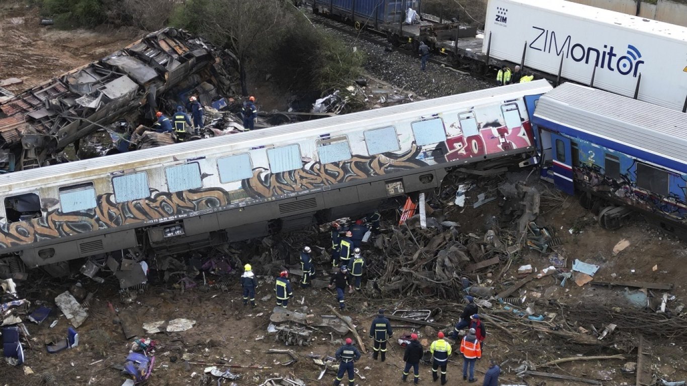 Началникът на гарата в Лариса е признал фаталната си грешка за катастрофата в Гърция