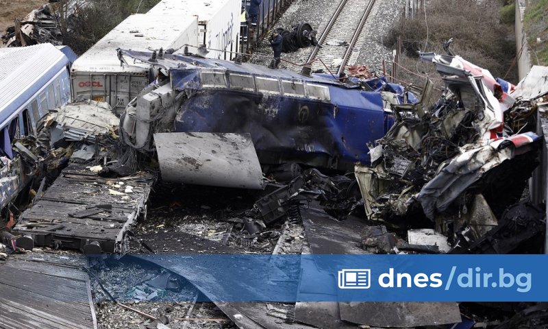 Полицията е арестувала началника на жп гара Лариса, след като