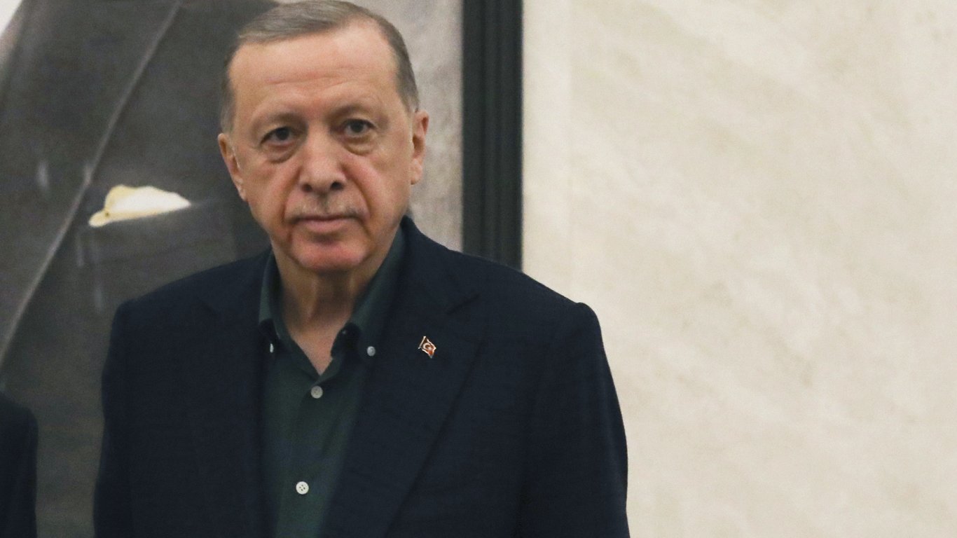 Турското президентство: Ердоган не е получил инфаркт, ще участва в церемонията в "Аккую" онлайн