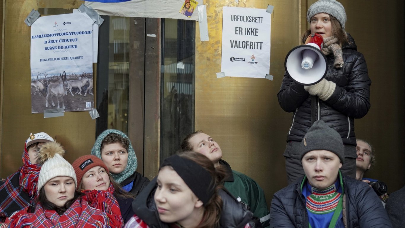 Норвежката полиция арестува Грета Тунберг по време на протест