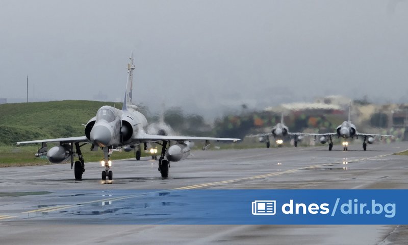 Тайван съобщи днес за масово навлизане на китайски военни самолети
