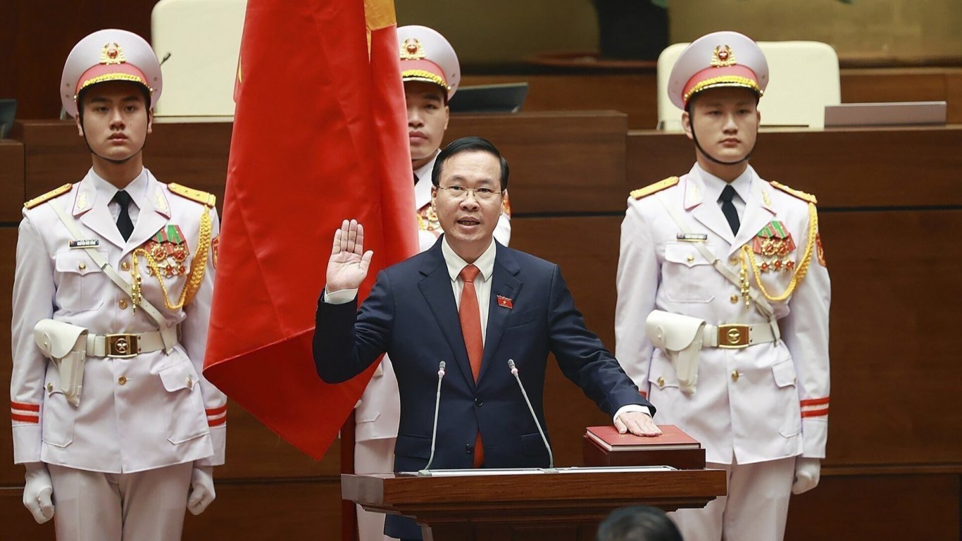 Виетнам има нов президент, парламентът избра с мнозинство Во Ван Тхъонг