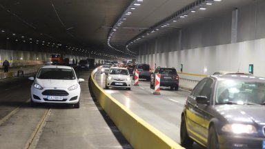 Движението по тунела от и към столичния кв Люлин ще