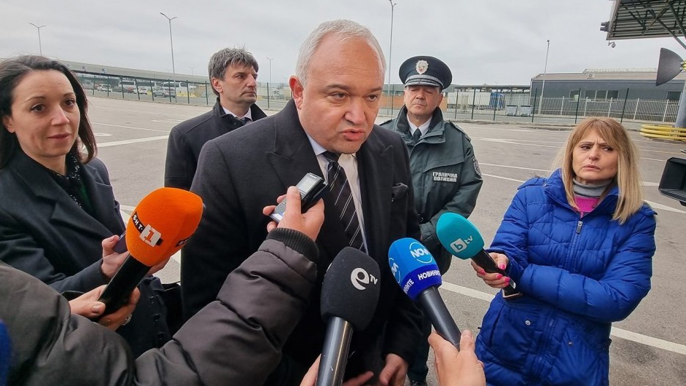 Демерджиев: Има оперативна информация, че зам. главният секретар е замесен в трафик на мигранти